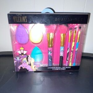 Disney Villains Beauty Set with Brushes and Sponges